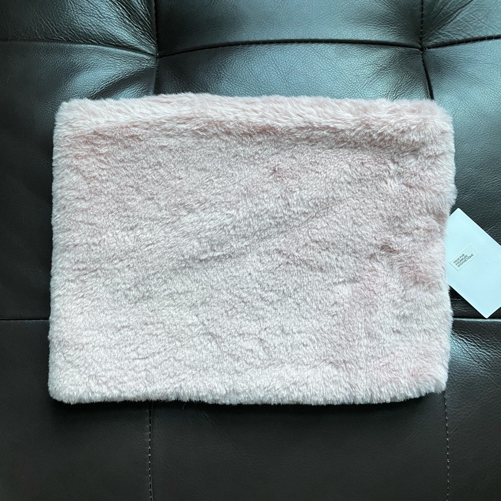 NWT H&M Faux Fur Neck Collar